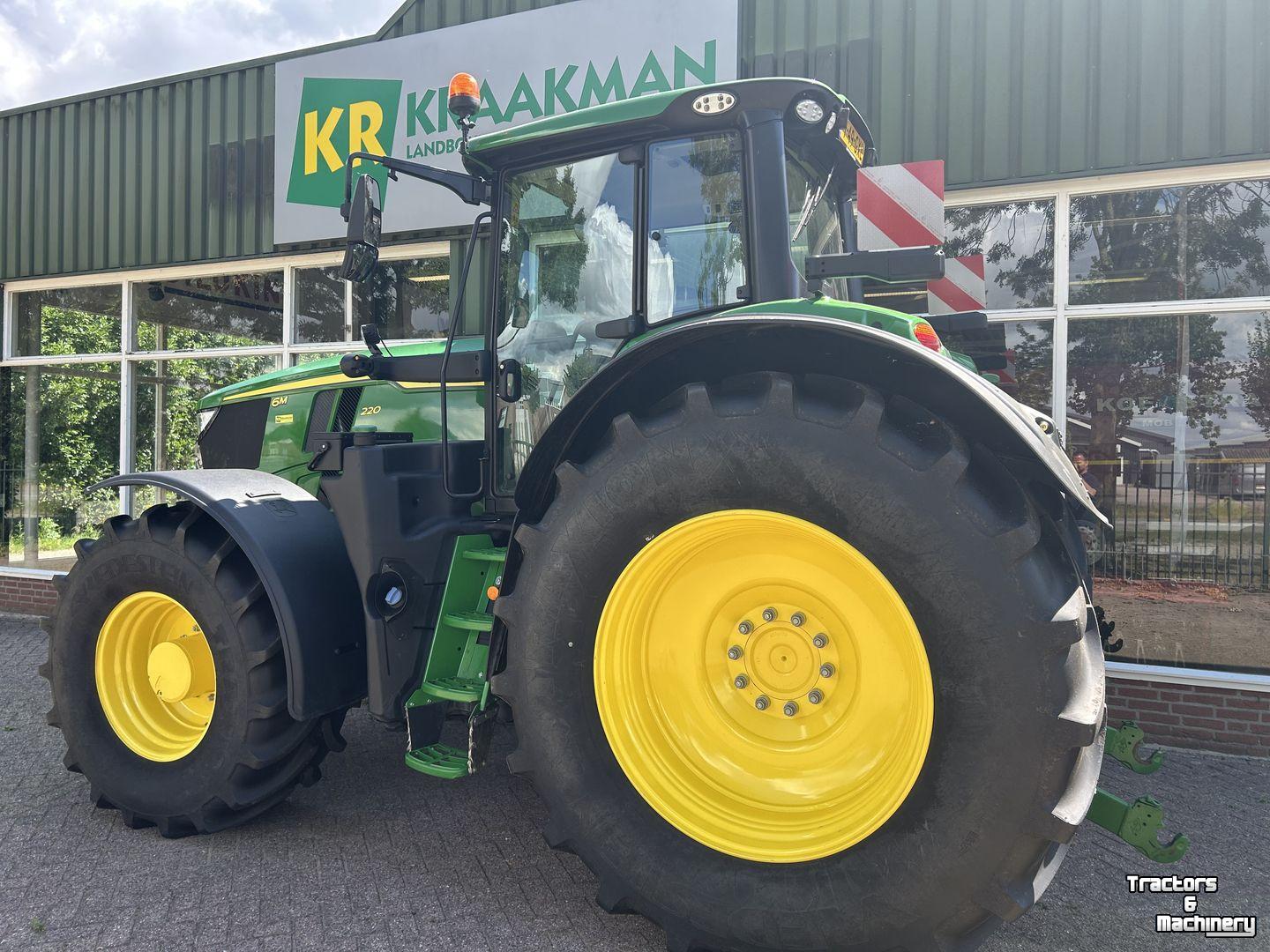Schlepper / Traktor John Deere 6M 220