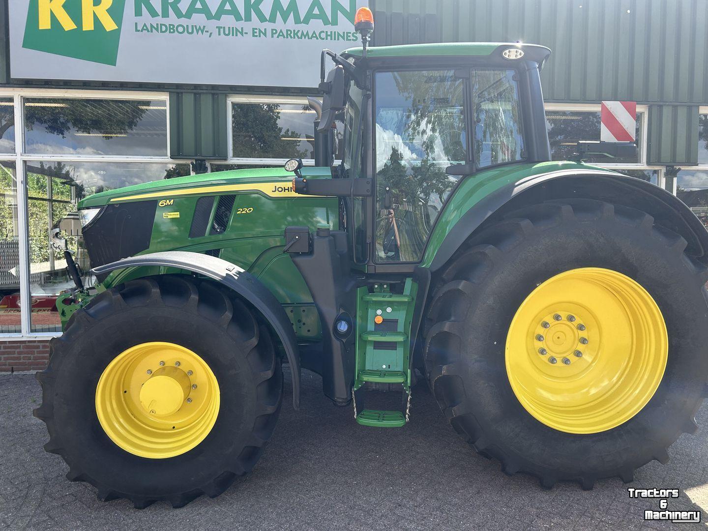 Schlepper / Traktor John Deere 6M 220