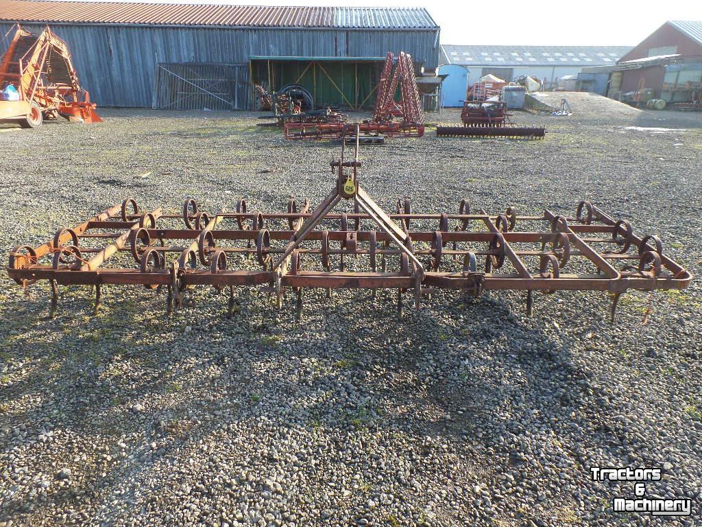 Grubber  cultivator Triltand cultivator nr 625