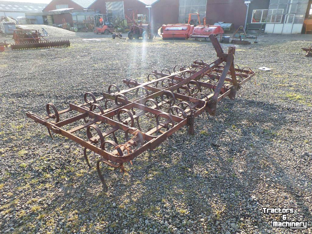 Grubber  cultivator Triltand cultivator nr 625
