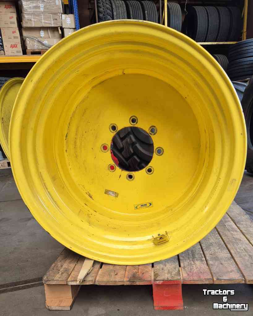 Räder, Reifen, Felgen & Distanzringe Molcon 30 x  32  steek 221-275-8  ET -35