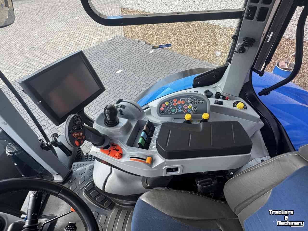 Schlepper / Traktor New Holland T7.270AC Stage V Fronthef +pto Lucht  GPS  4407u