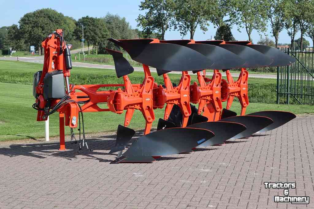 Pflüge Kuhn VARIMASTER L ON LAND