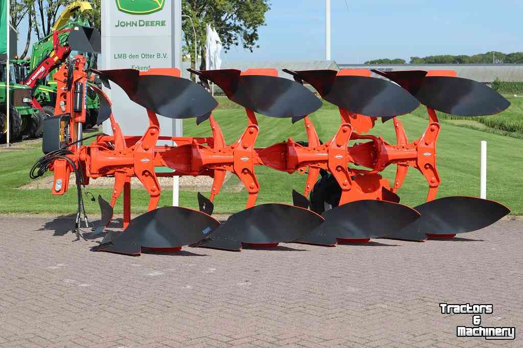 Pflüge Kuhn VARIMASTER L ON LAND