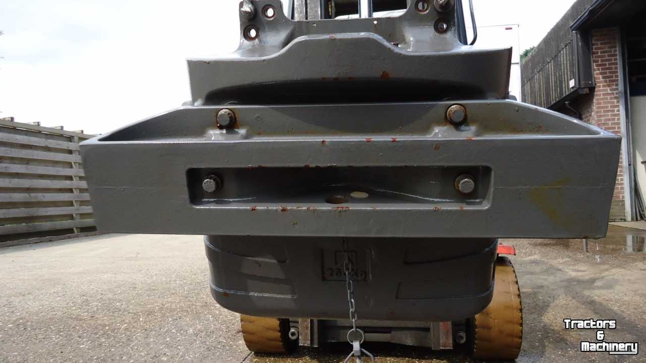 Gebrauchte Teile für Traktoren Massey Ferguson moedergewicht/frontblok afkomstig van MF 7719