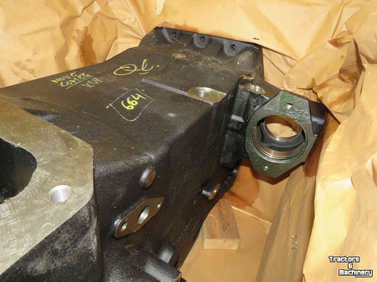 Schlepper / Traktor New Holland Transmissie huis New holland T6 - tier4b - Auto Command Parts nr:47561292