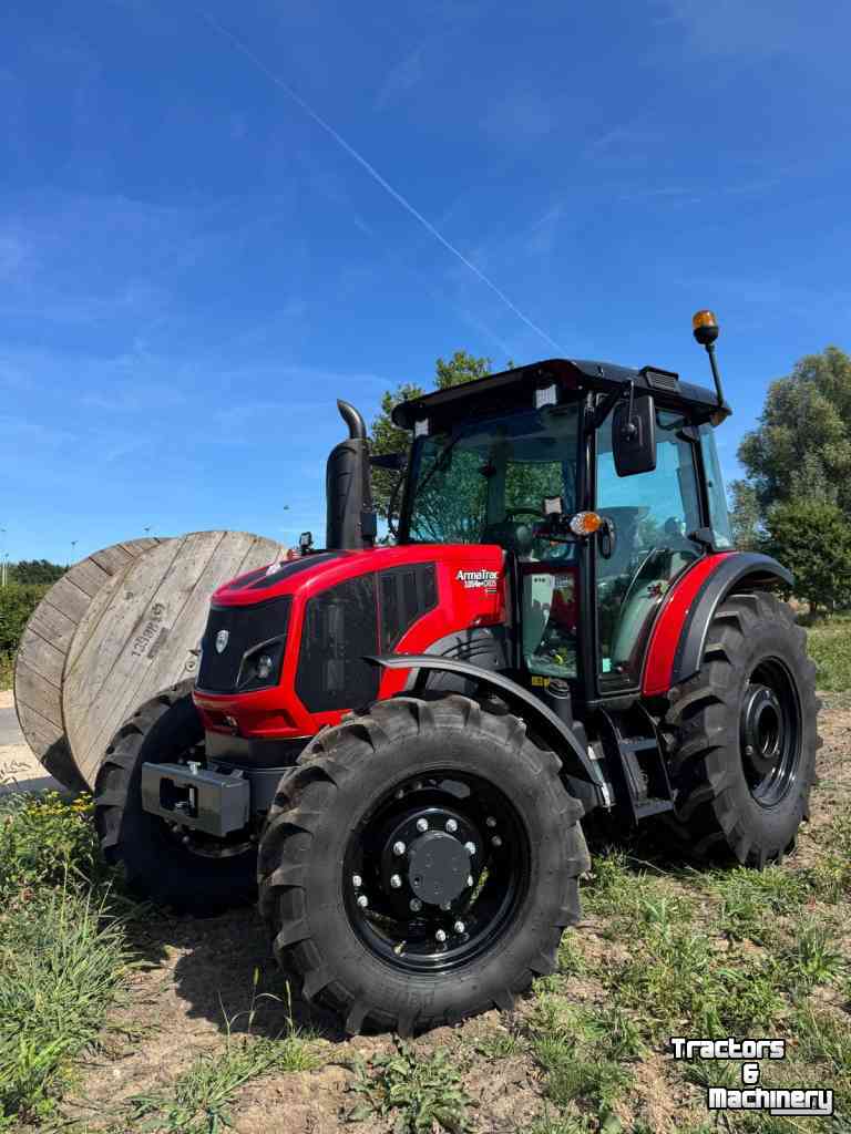 Schlepper / Traktor  ArmaTrac 1054e+