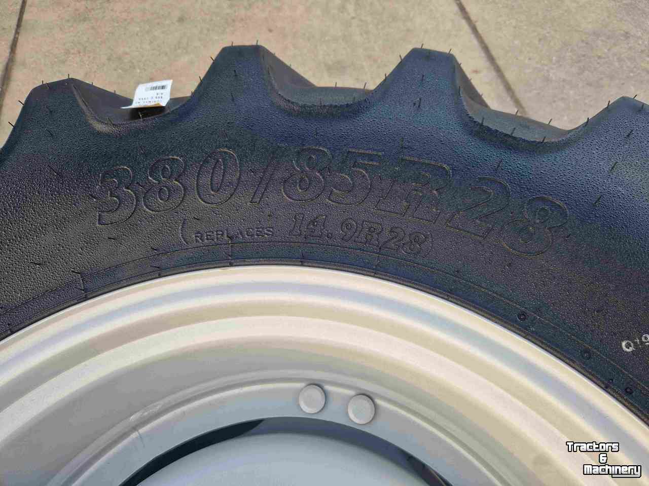Räder, Reifen, Felgen & Distanzringe BKT 460/85R38 en 380/85R28 BKT Agrimax