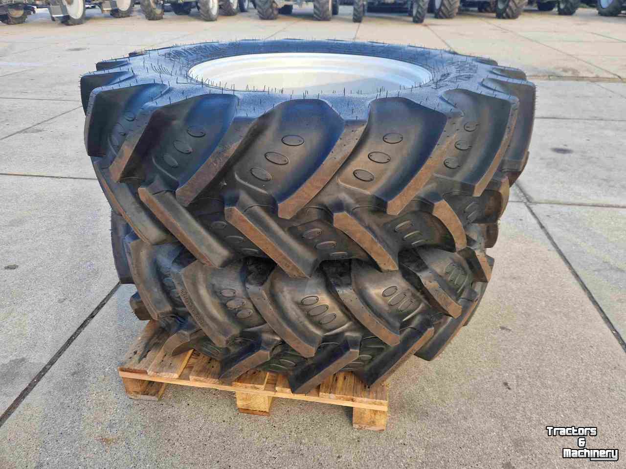 Räder, Reifen, Felgen & Distanzringe BKT 460/85R38 en 380/85R28 BKT Agrimax