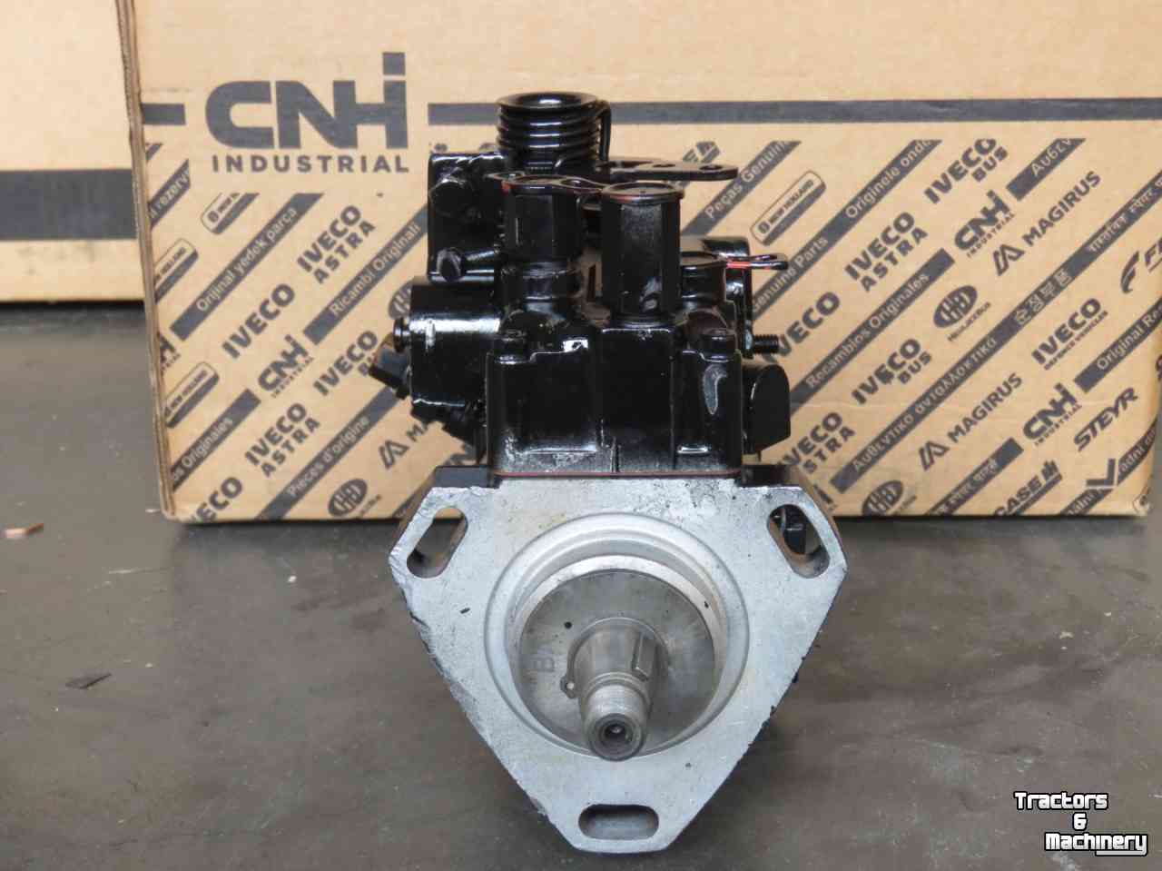 Schlepper / Traktor Ford Brandstofpomp Ford 10 Serie parts nr:E7NN9A543AEBR