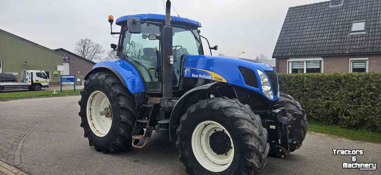 Schlepper / Traktoren New Holland T7040