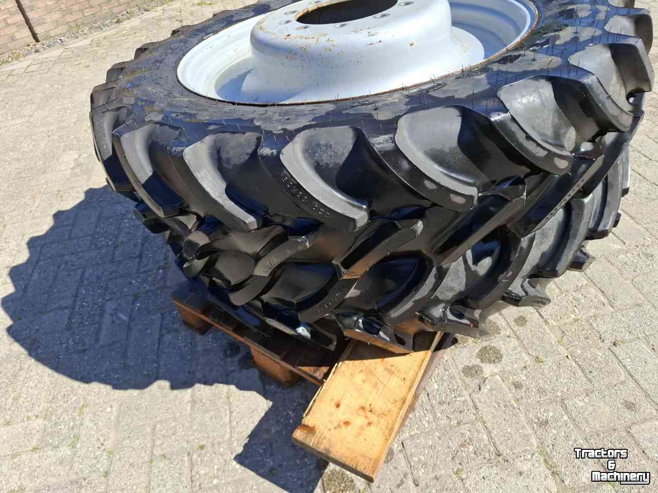 Räder, Reifen, Felgen & Distanzringe Firestone 320/85R36