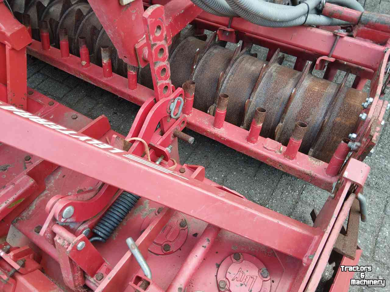 Sämaschine-Kombination Kverneland Pneumatic DE-S Zaaicombinatie  Met Lely Rotorkopeg