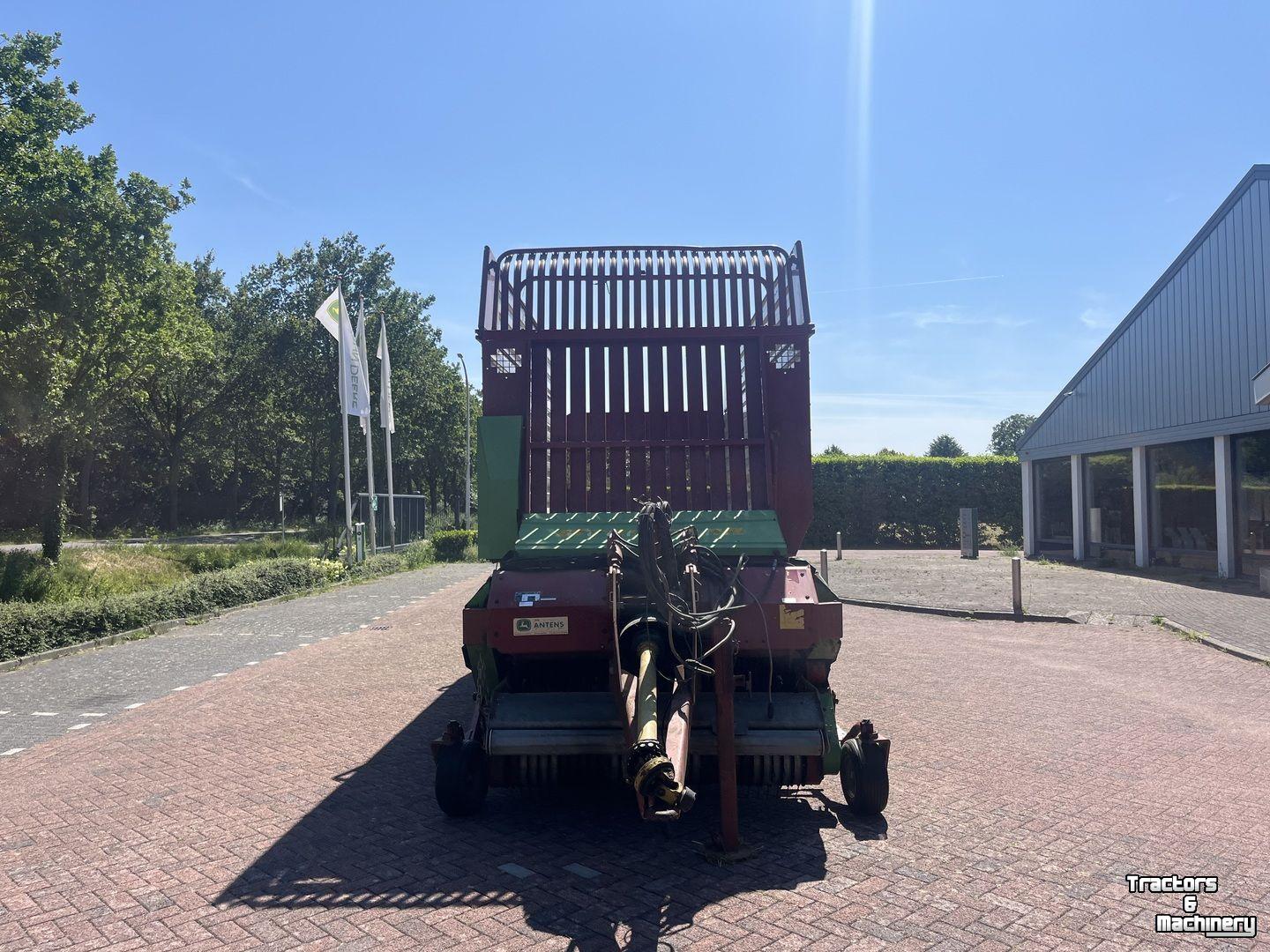 Lade- und Dosierwagen Strautmann Super Vitesse