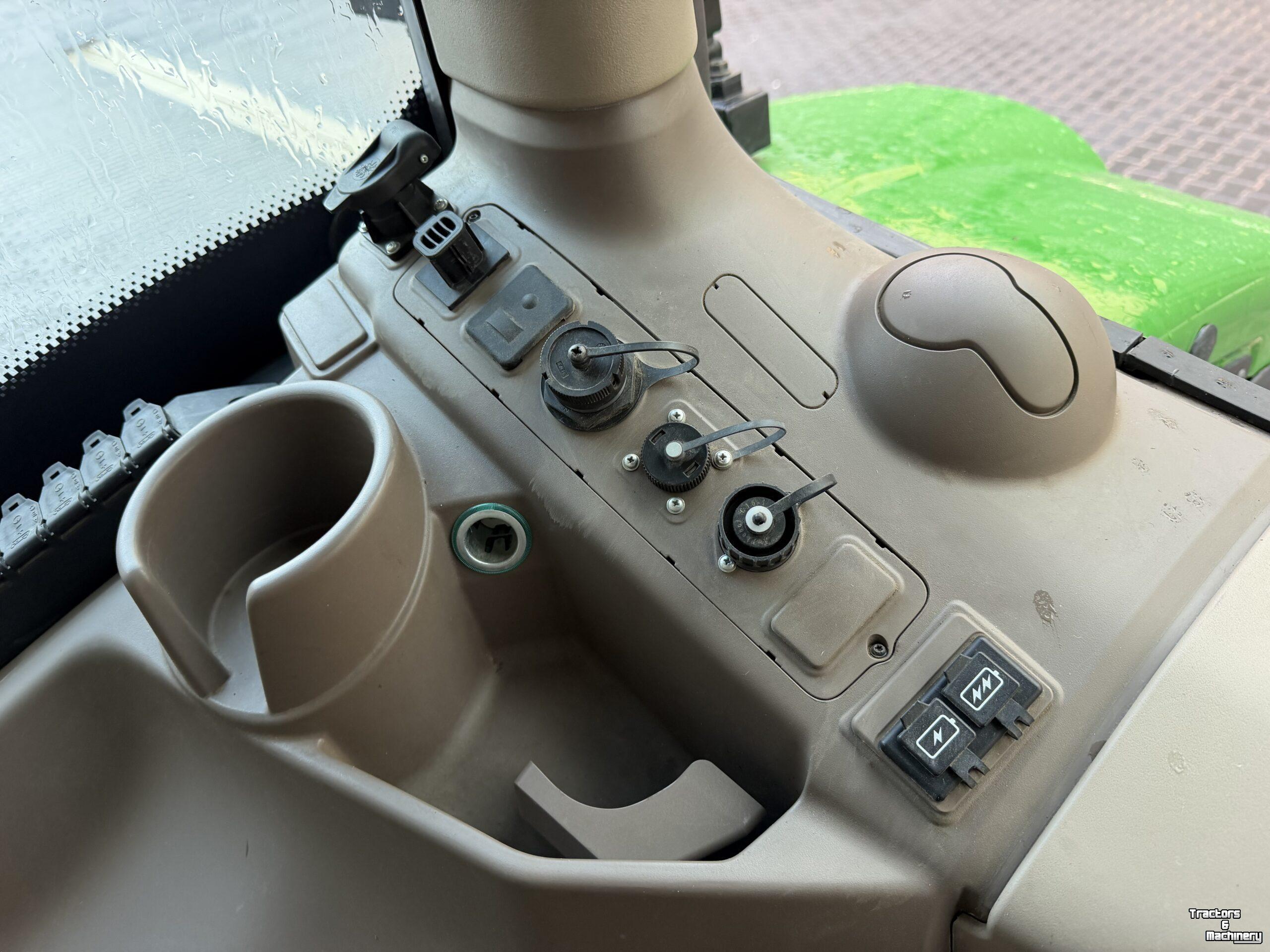 Schlepper / Traktor John Deere 6R155