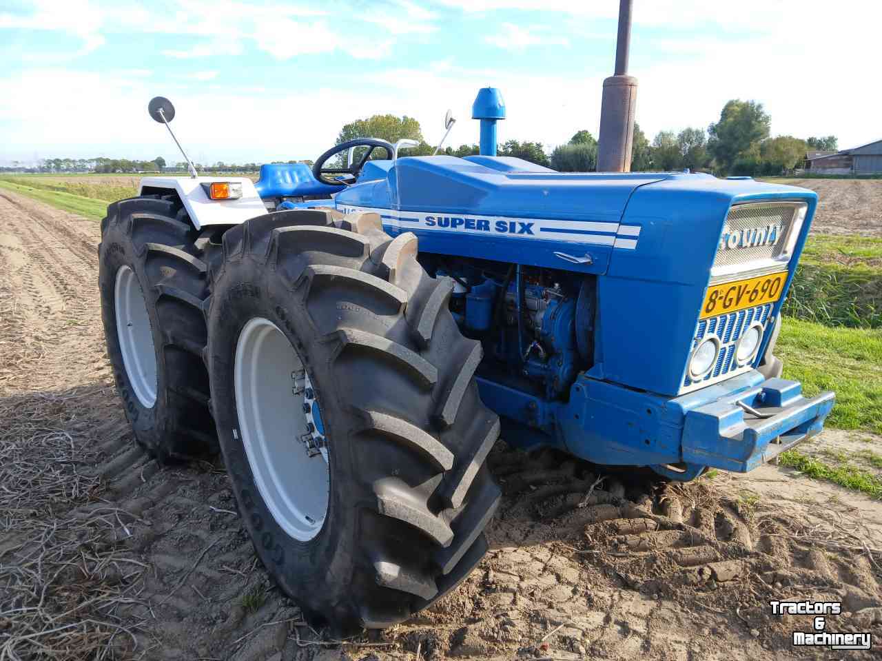 Schlepper / Traktor  1124