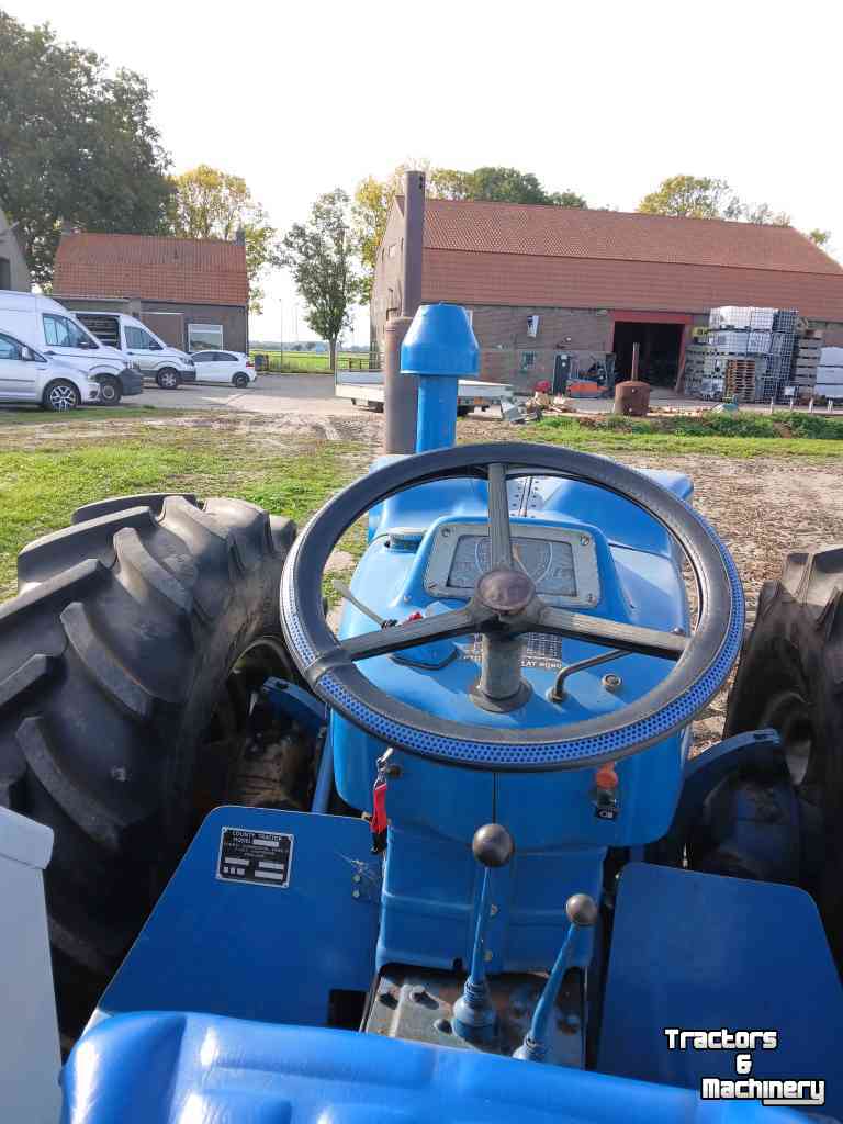 Schlepper / Traktor  1124