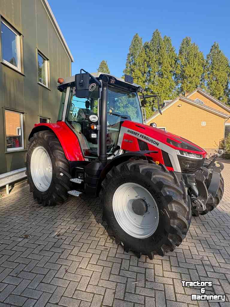 Schlepper / Traktor Massey Ferguson 5S.125 Eff DYNA VT