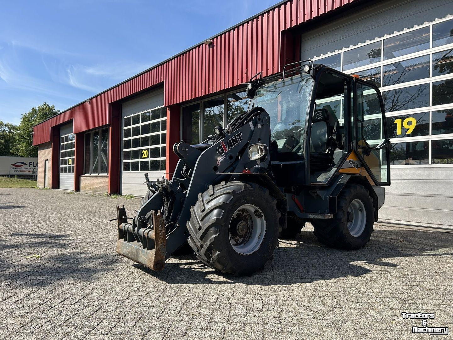 Radlader Giant G3500