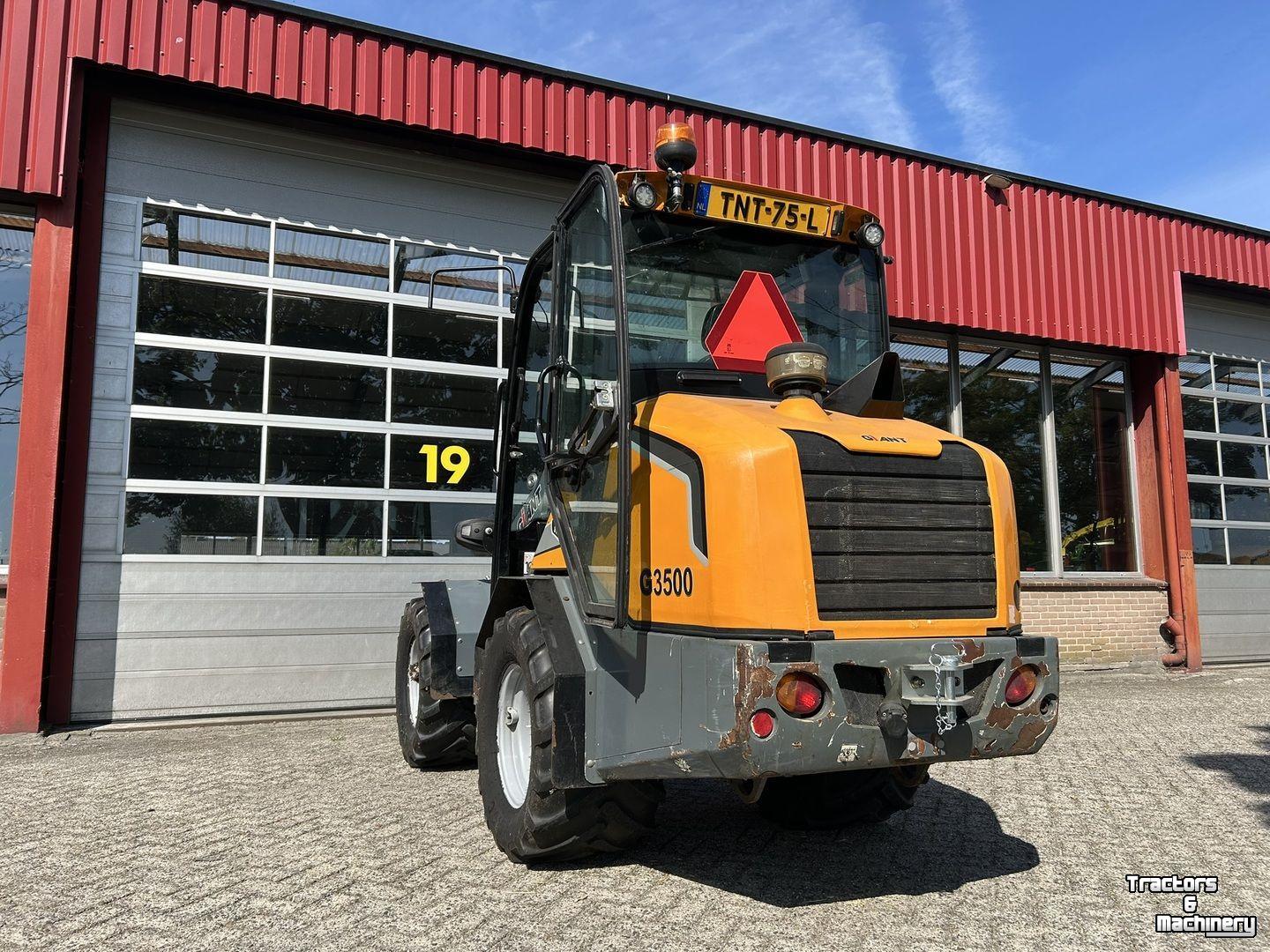 Radlader Giant G3500