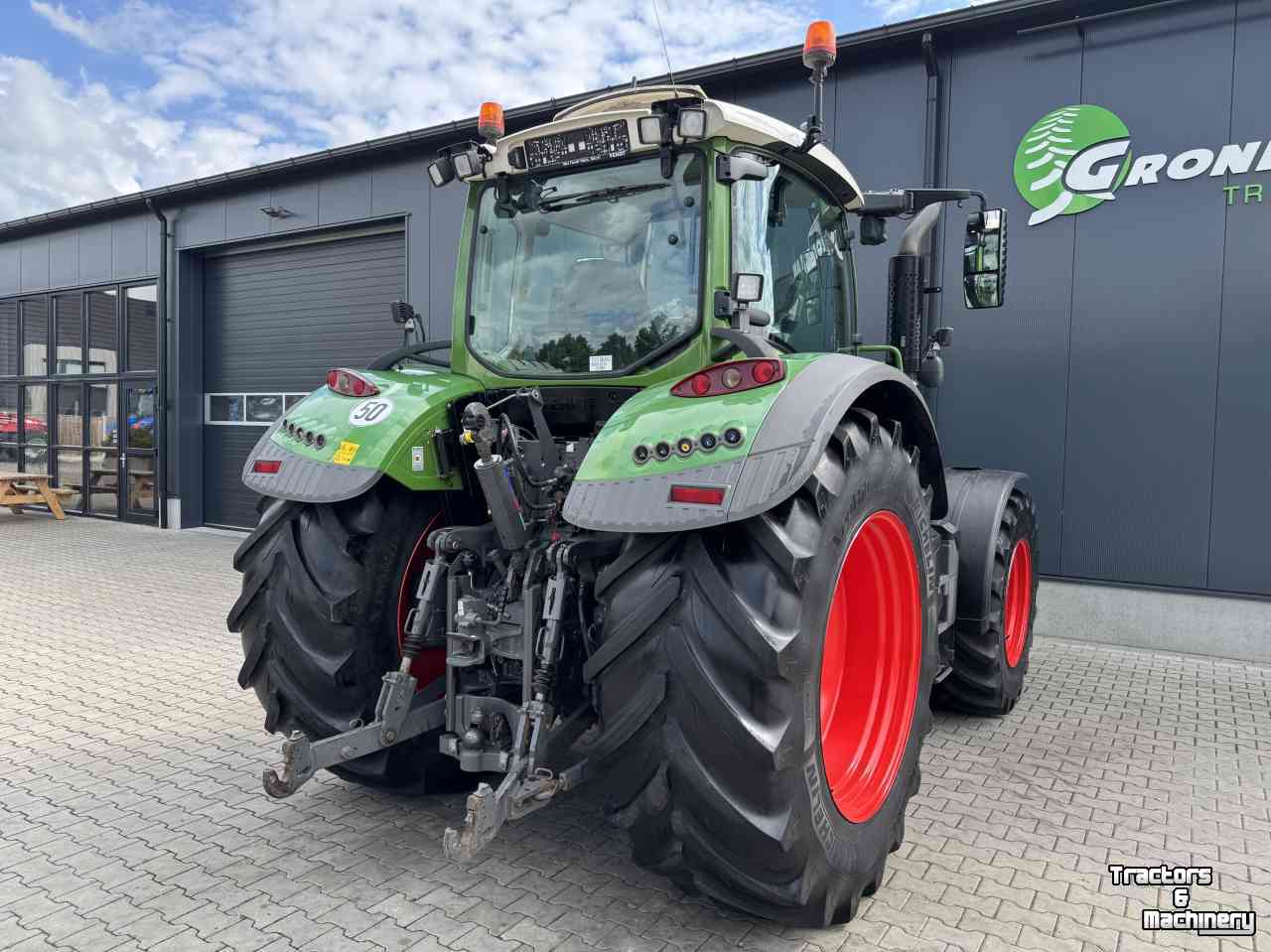 Schlepper / Traktor Fendt 724 S4 Profi plus