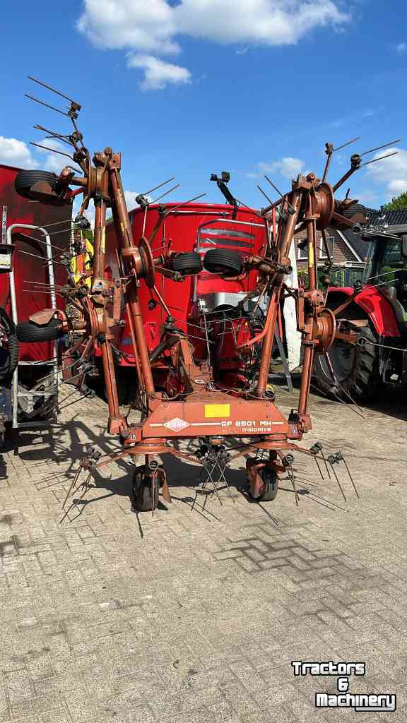 Kreiselheuer Kuhn GF 8501 MH Schudder Weidebouwmachines