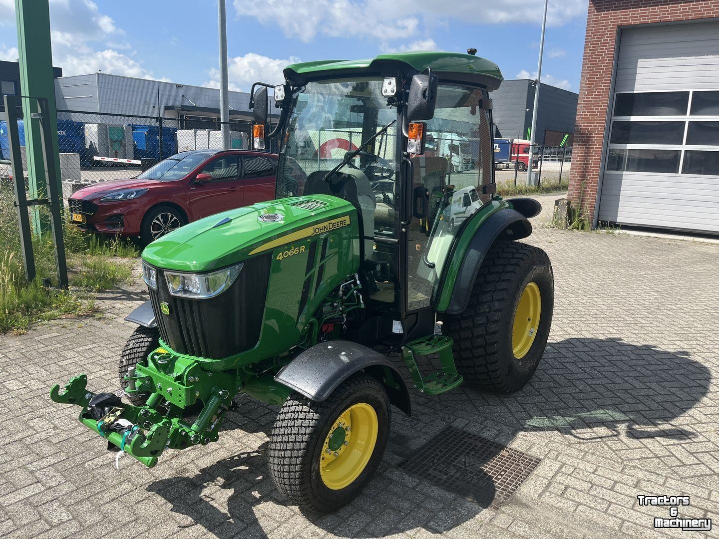 Obsttraktor John Deere 4066R