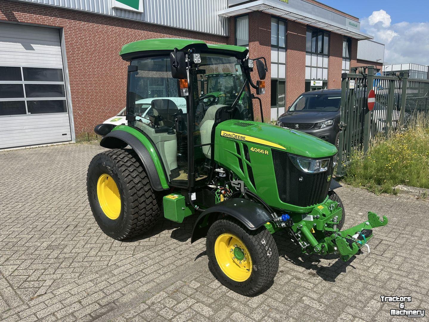 Obsttraktor John Deere 4066R