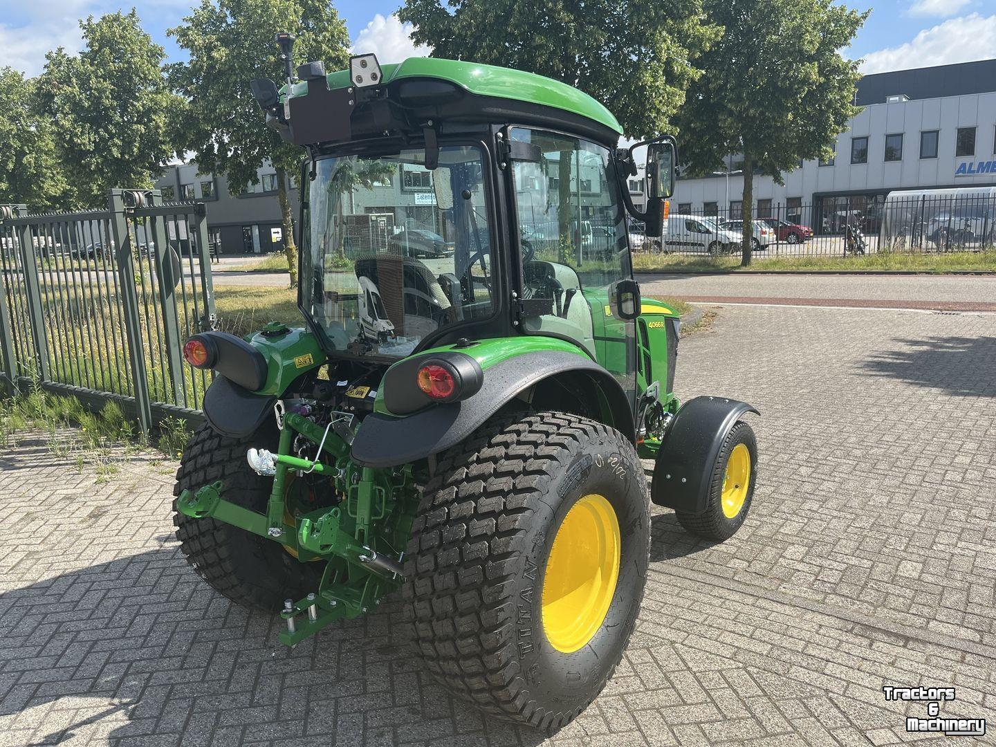Obsttraktor John Deere 4066R