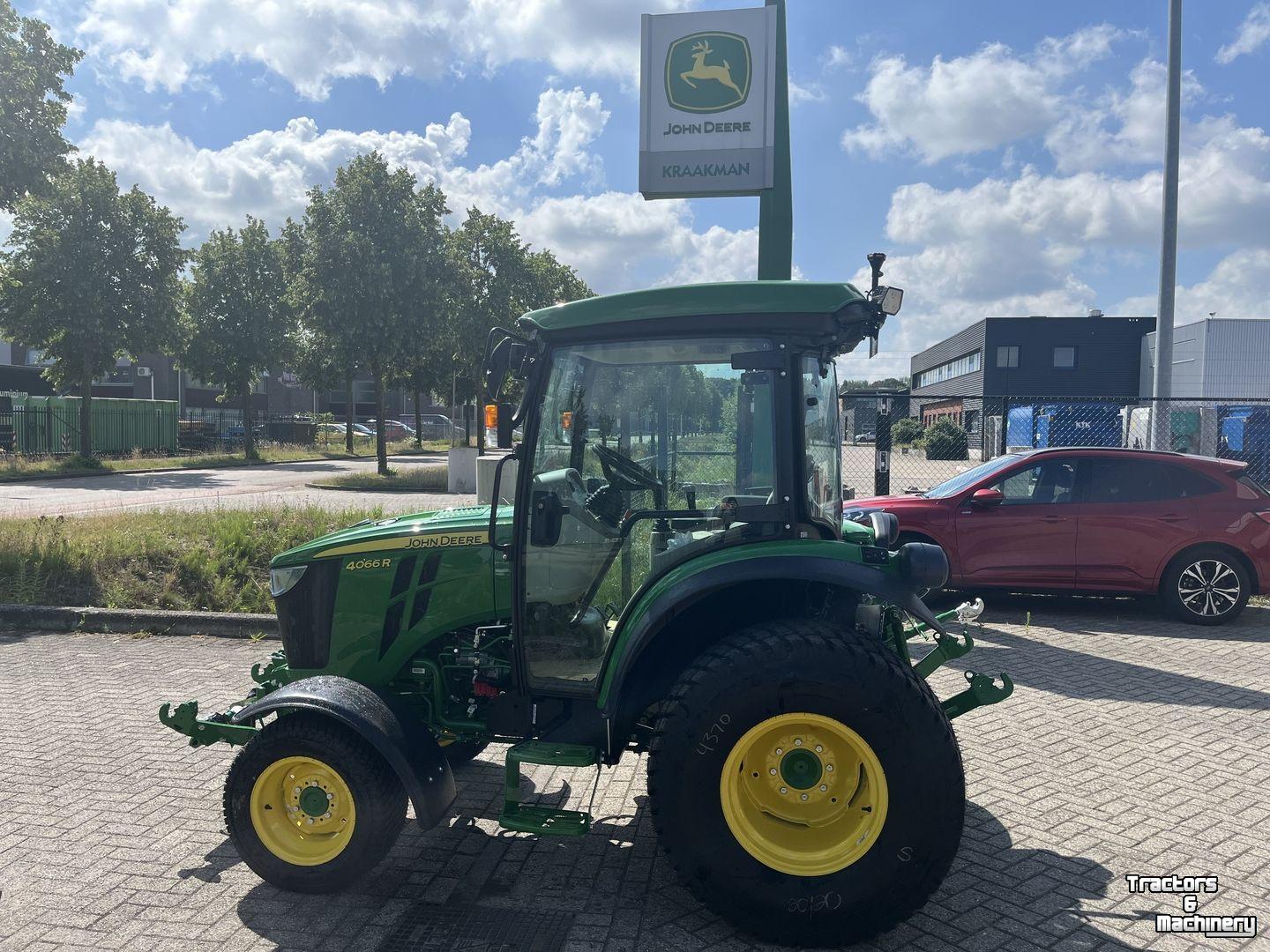 Obsttraktor John Deere 4066R