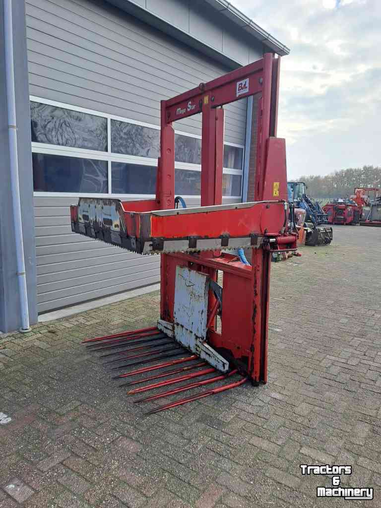 Siloblockschneider BVL megastart 1850 kuivoersnijder
