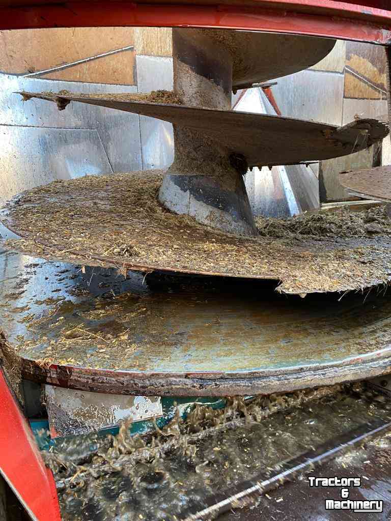 Selbstfahrende Futtermischwagen RMH Mixellent 24