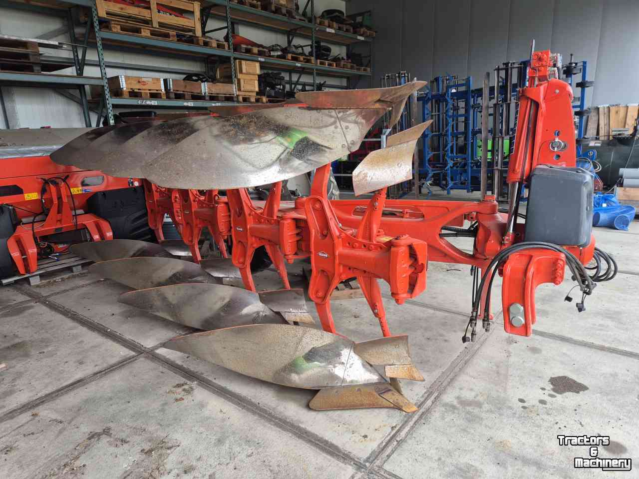 Pflüge Kuhn Vari-Master L 4E On-Land ploeg
