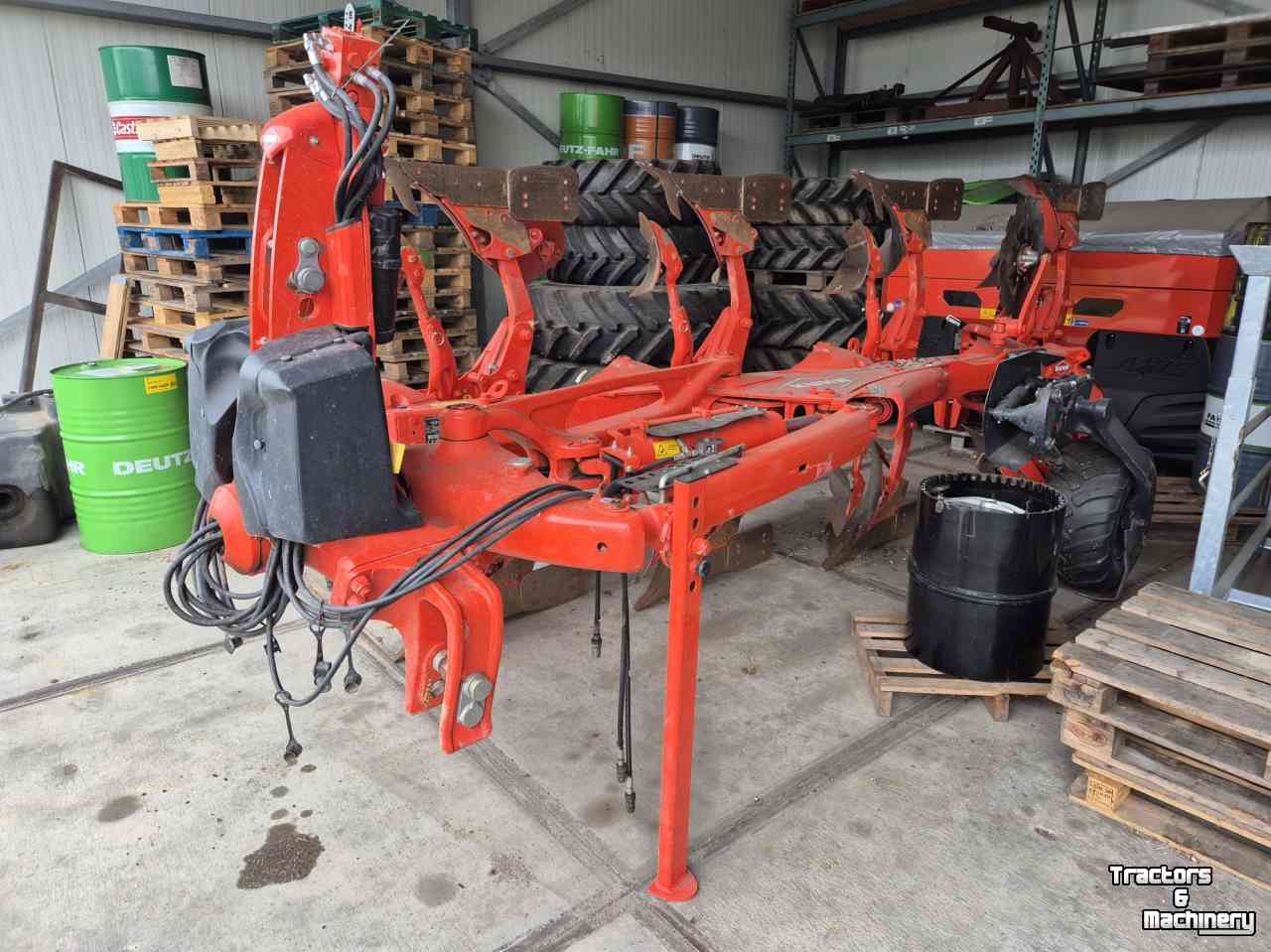 Pflüge Kuhn Vari-Master L 4E On-Land ploeg