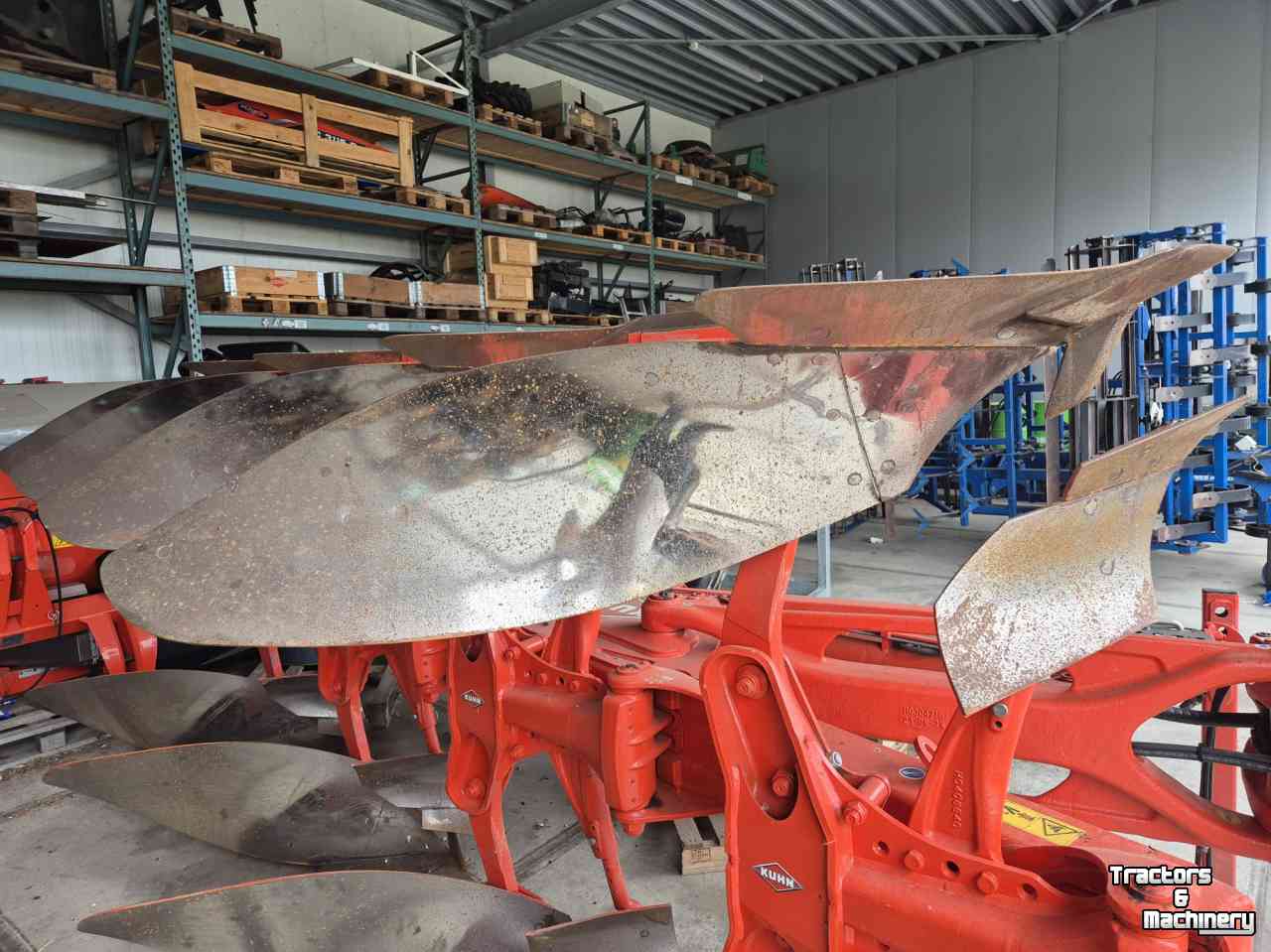Pflüge Kuhn Vari-Master L 4E On-Land ploeg