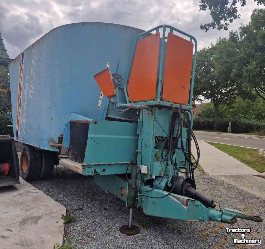 Futtermischwagen Vertikal Storti Dunker TW 210     12969