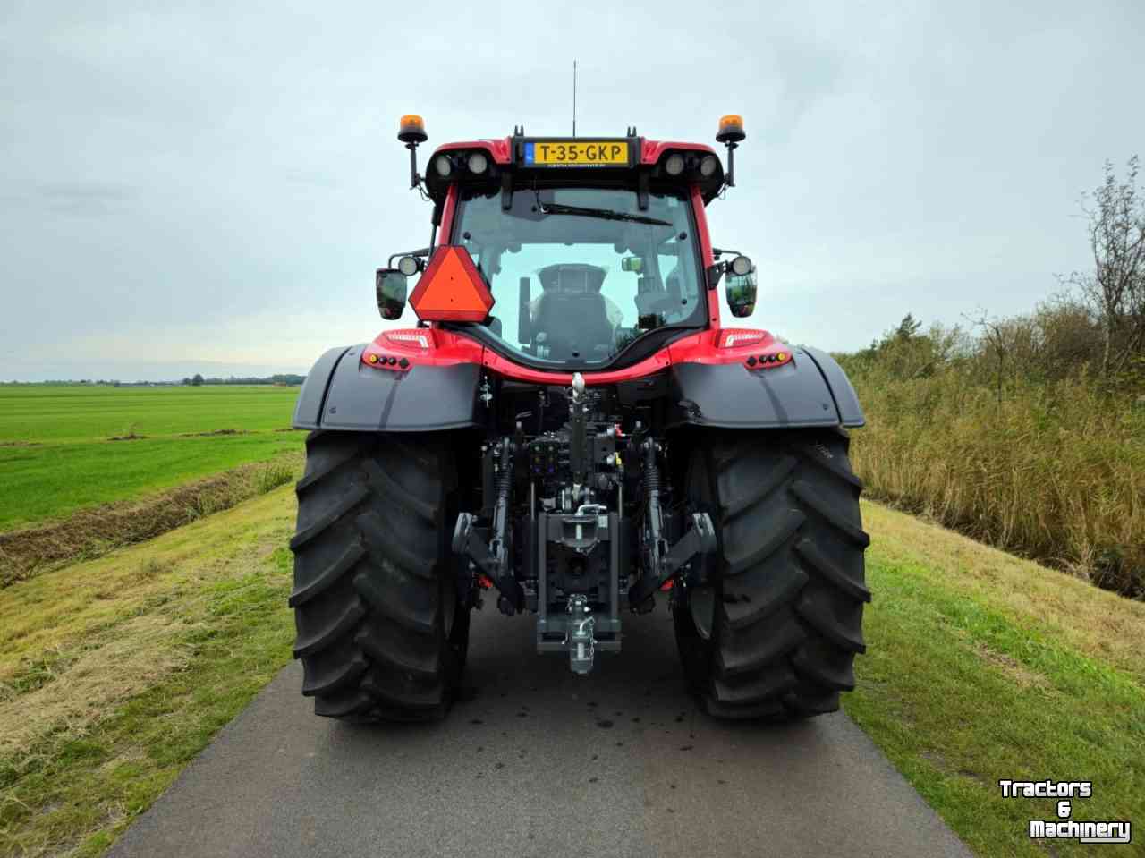 Schlepper / Traktor Valtra N155 Active