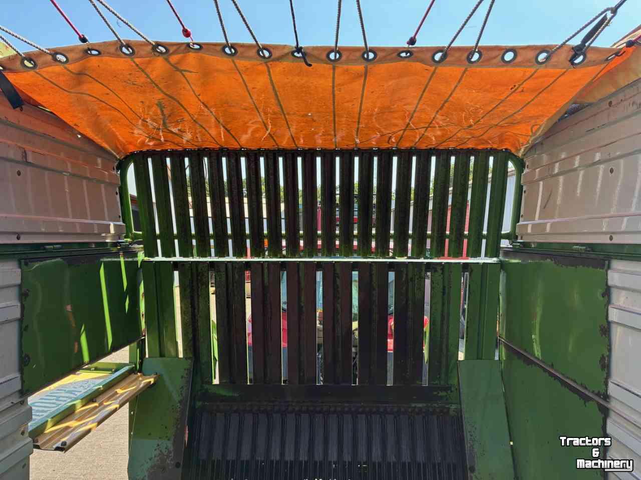 Lade- und Dosierwagen Krone Titan R/48 GL  Mooi voor stalvoeren