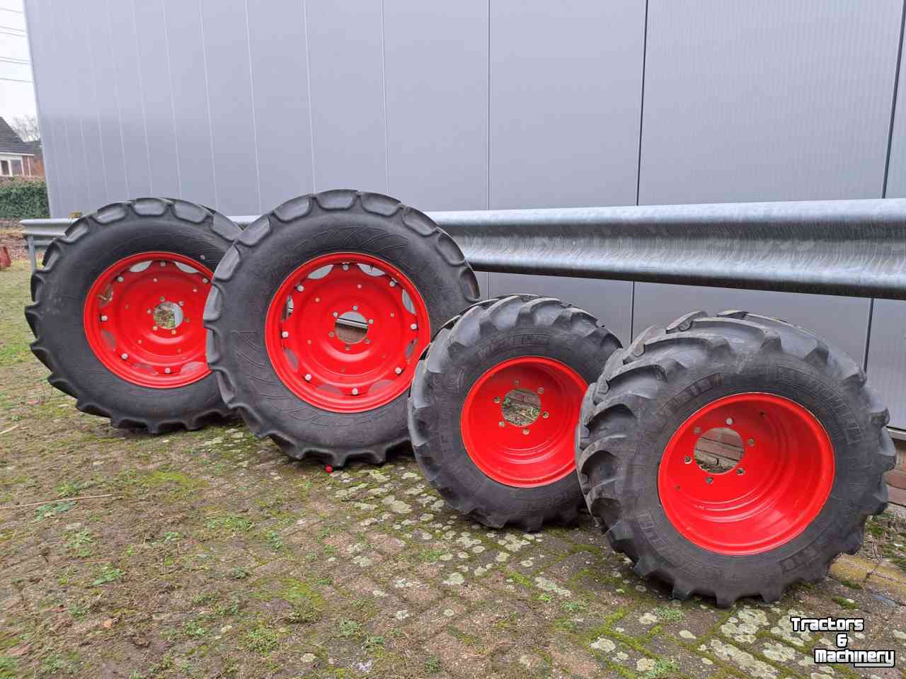 Räder, Reifen, Felgen & Distanzringe  480/65R28 Mitas + 340/65R18 Michelin
