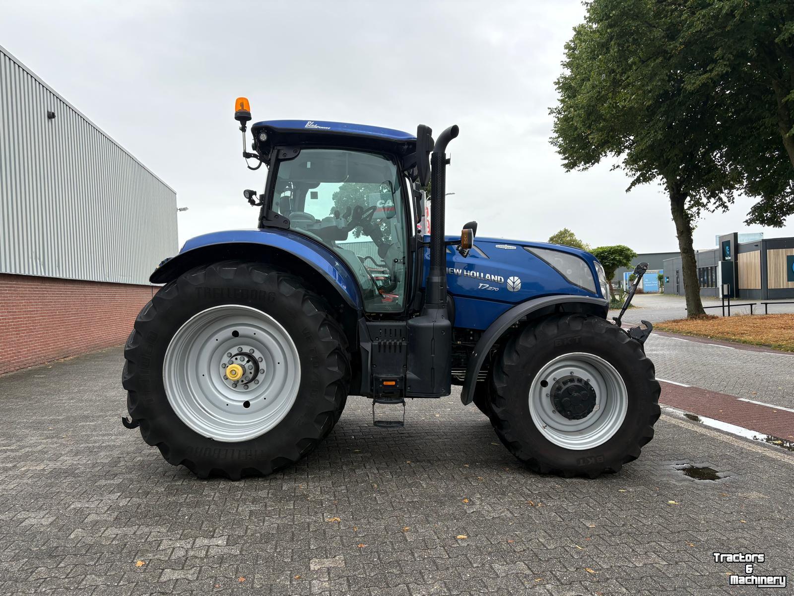 Schlepper / Traktor New Holland Blue Power