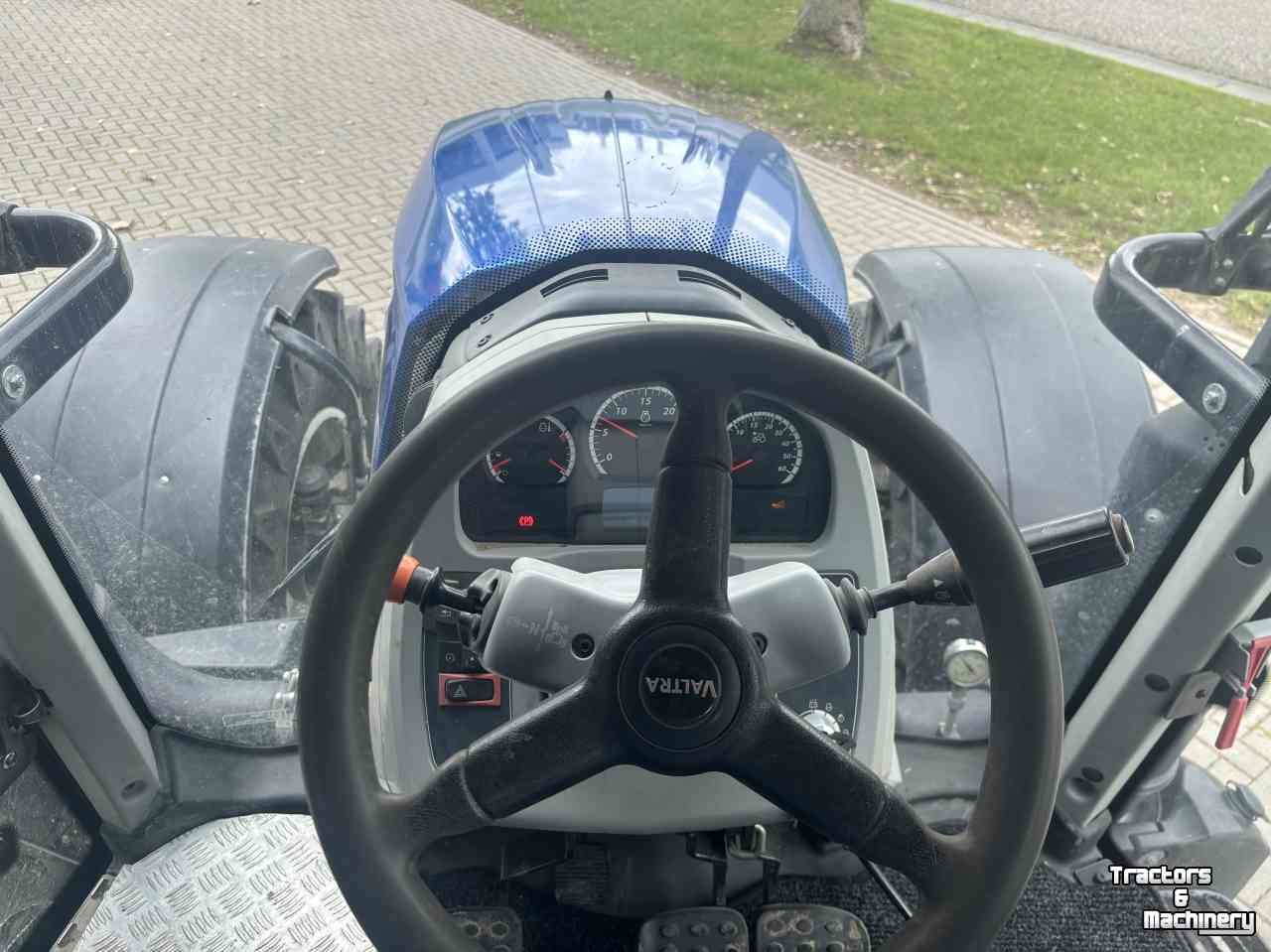 Schlepper / Traktor Valtra N174 Versu