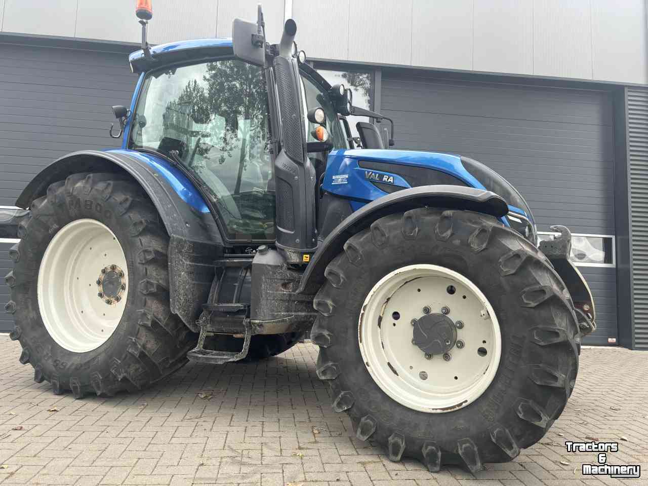 Schlepper / Traktor Valtra N174 Versu