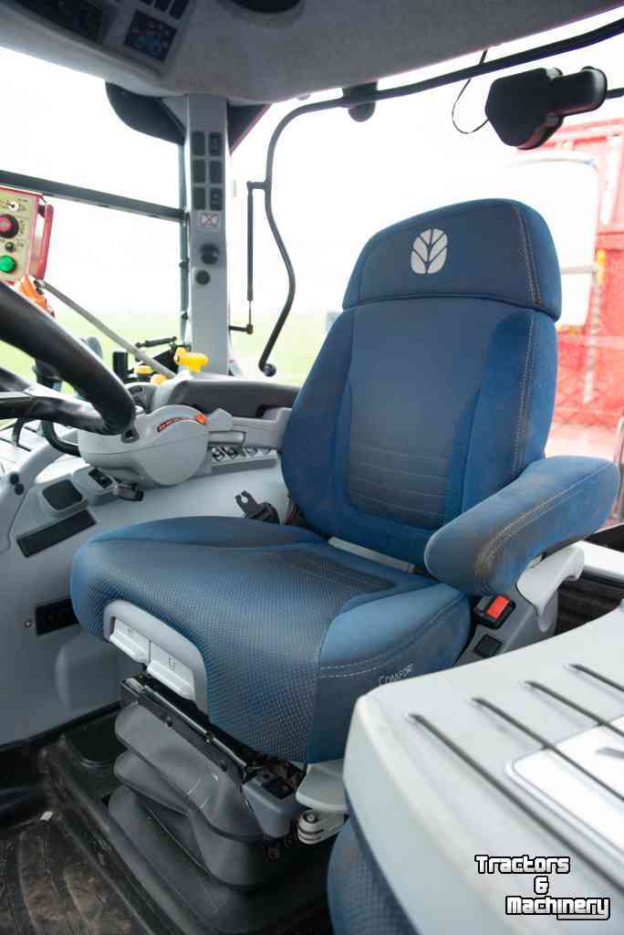 Schlepper / Traktoren New Holland T7210