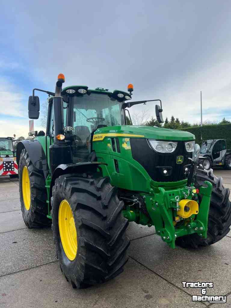 Schlepper / Traktor John Deere 6M 185