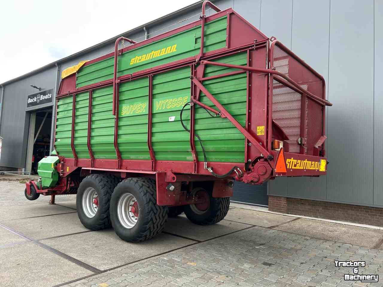 Lade- und Dosierwagen Strautmann Super Vitesse 2 H Groot onderstel.