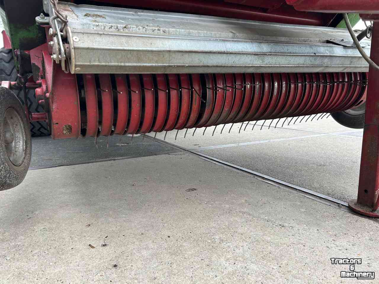Lade- und Dosierwagen Strautmann Super Vitesse 2 H Groot onderstel.