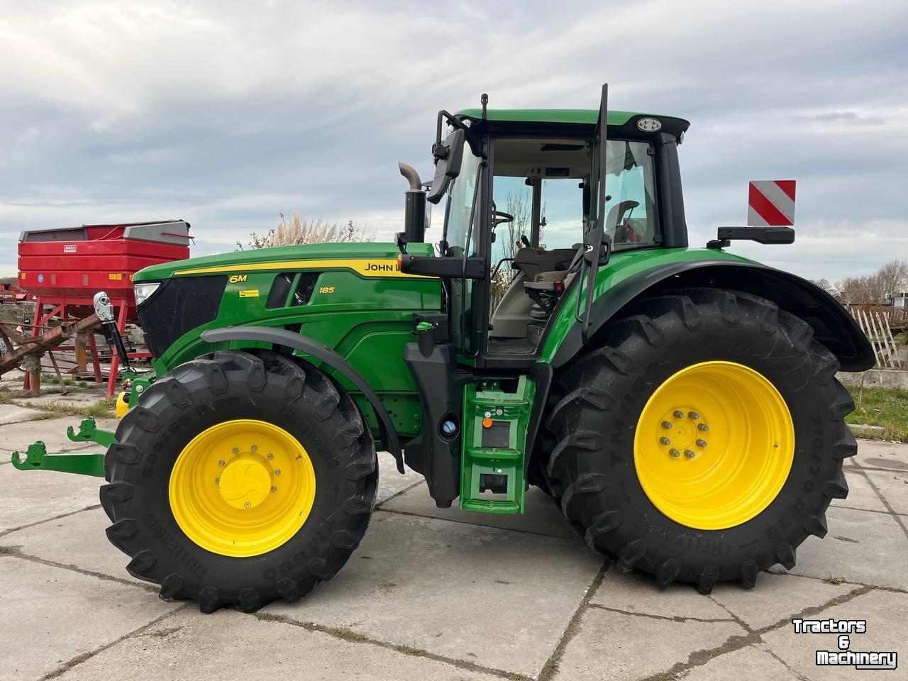 Schlepper / Traktor John Deere 6M 185
