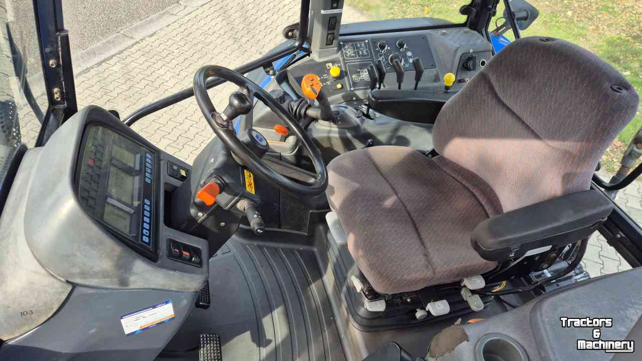 Schlepper / Traktor New Holland TM155 PC 40Kmh. met kruip en Airco