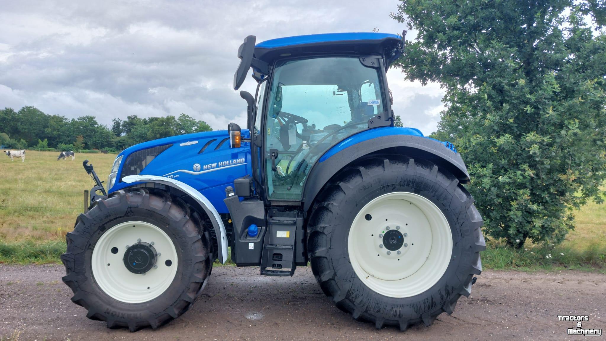 Schlepper / Traktor New Holland 140 AutoCommand