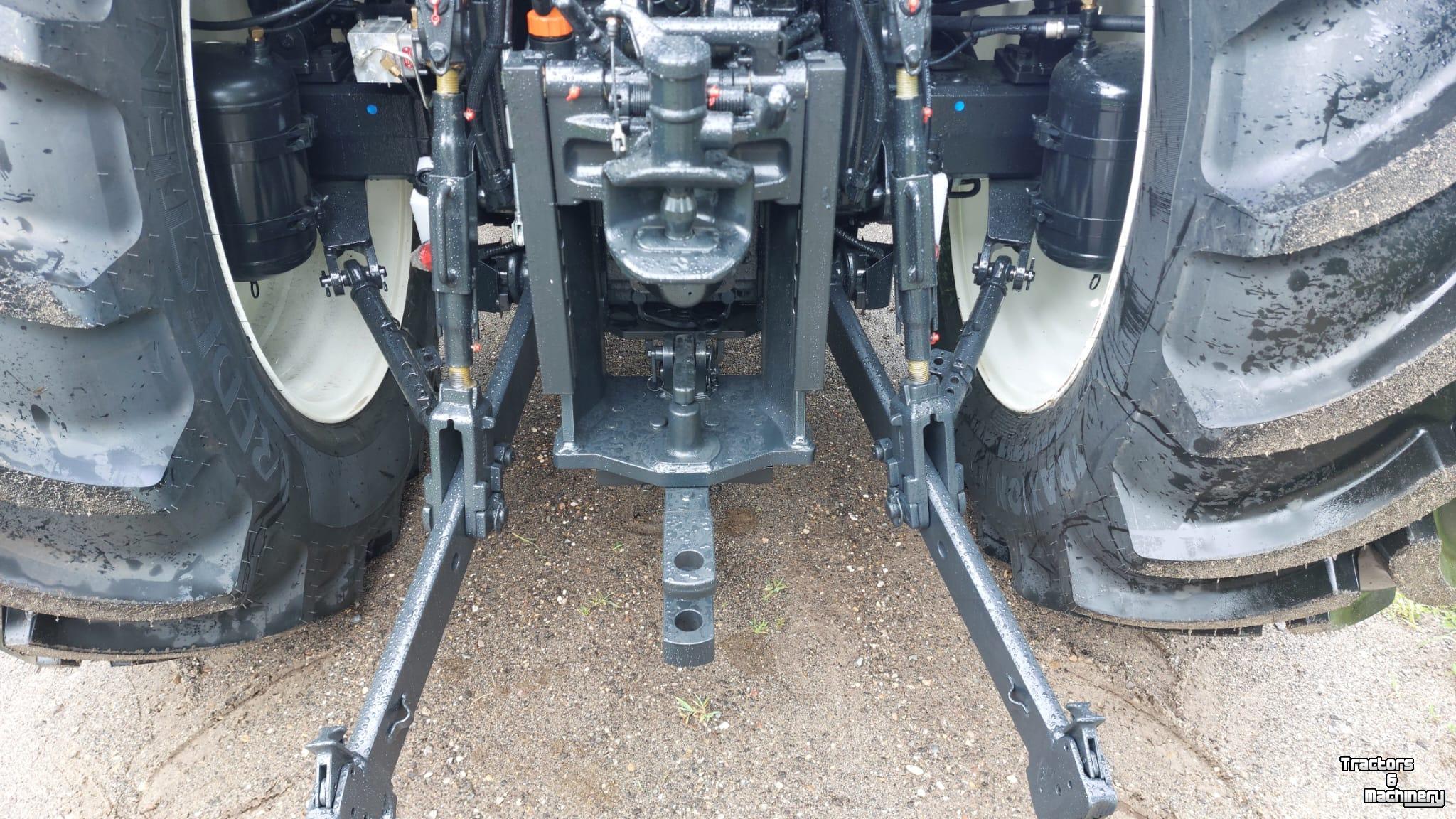 Schlepper / Traktor New Holland 140 AutoCommand